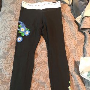 Nike leggings super cute